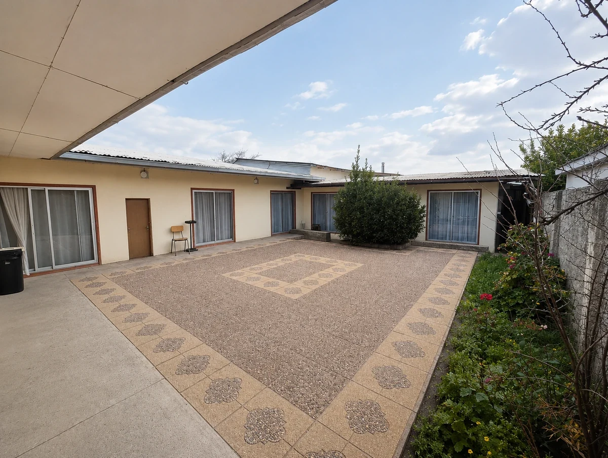 Patio interior y áreas comunes de Residencial El Aromo en Rancagua